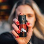 Agora é Lei: mulheres têm direito ao uso do spray de defesa