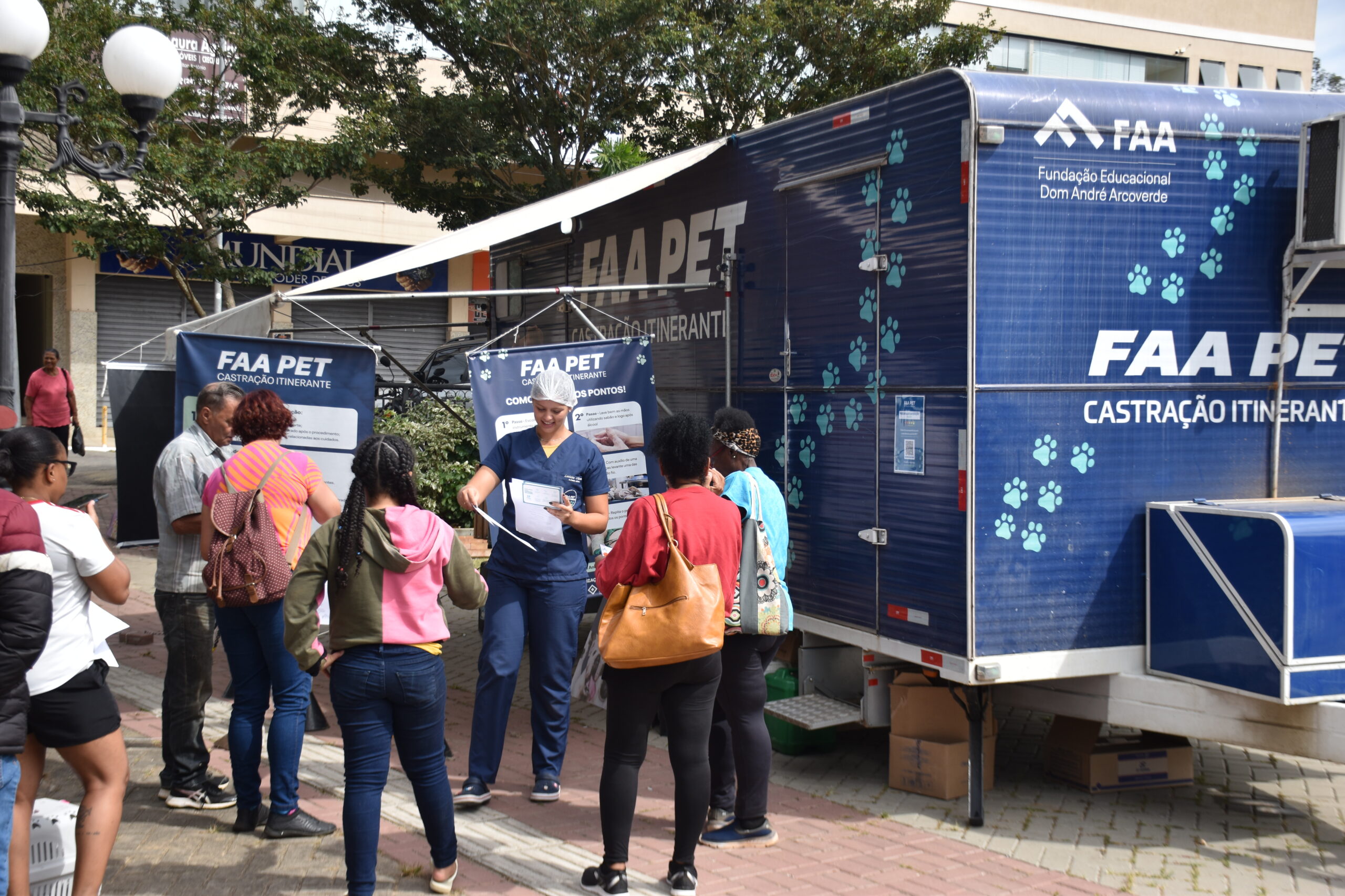 Programa de castração itinerante gratuita atende quase 300 animais em Paty do Alferes