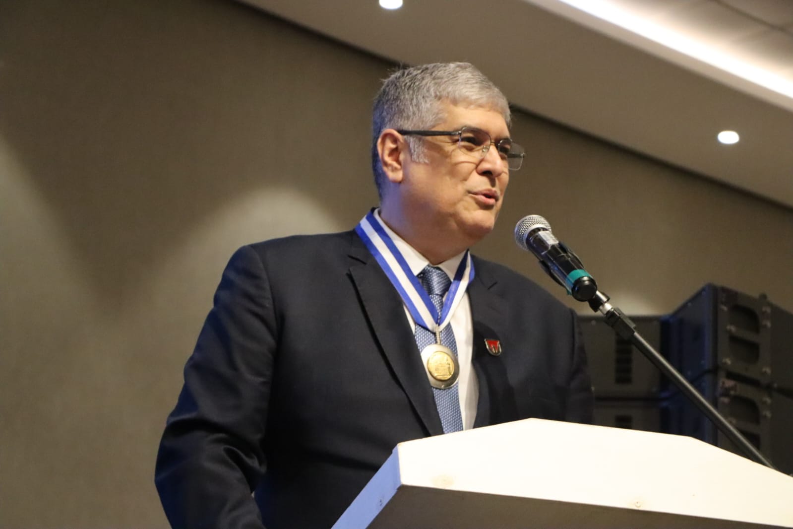 ‘Essa medalha pertence também à minha querida Vassouras’